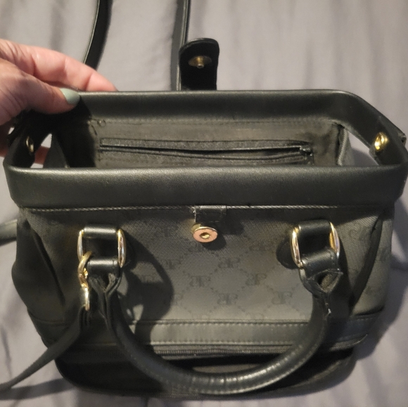 Grey and Black crossbody bag - Picture 3 of 5